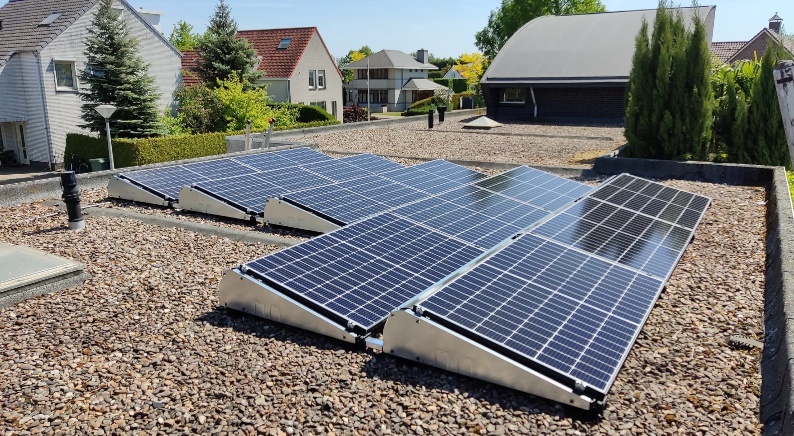 Zonnepanelen-Limburg-scaled-v2